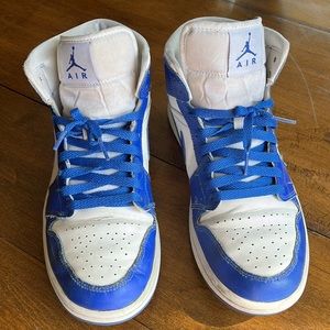 Nike white and blue air Jordan, use
